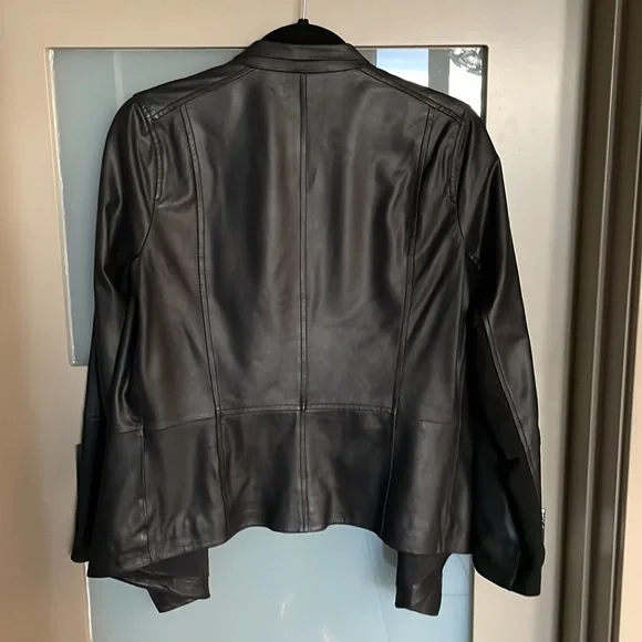 Leather jacket - Picture 2 of 5